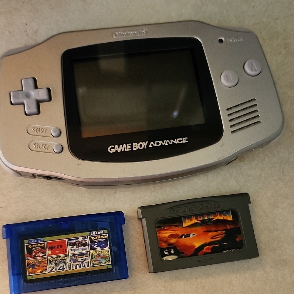 Nintendo Game Boy Advance - Silver